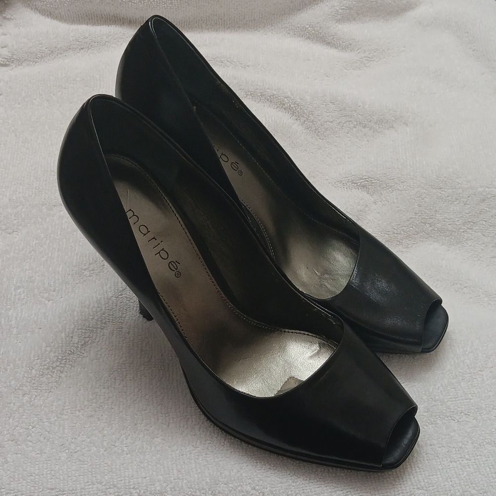 PEEP TOE HEELS